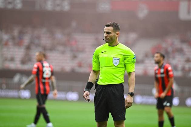 FOOTBALL : OGC Nice VS FC Nantes - Ligue 1 McDonald s - 13 09 2025 Referee Guillaume Paradis during the Ligue 1 Mcdonald s match between OGC Nice and Football Club de Nantes on September 13, 2025 at the Allianz Riviera Stadium in Nice. NiceFrance  Copyright: xWilliamxCannarellax