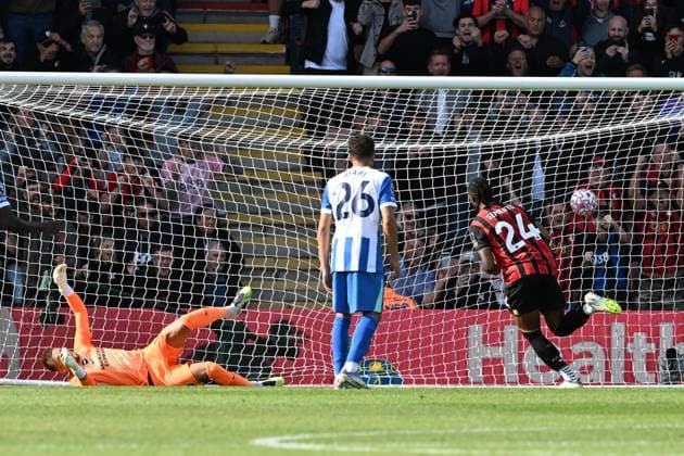 Bournemouth v Brighton and Hove Albion Premier League 13 09 2025. Goal 2-1 - Antoine Semenyo (24) of AFC Bournemouth scores the second goal from the penalty spot during the Premier League match between Bournemouth and Brighton and Hove Albion at the Vitality Stadium, Bournemouth, England on 13 September 2025. Bournemouth Vitality Stadium Dorset England Editorial use only DataCo restrictions apply See www.football-dataco.com , Copyright: xGrahamxHuntx PSI-22818-0051