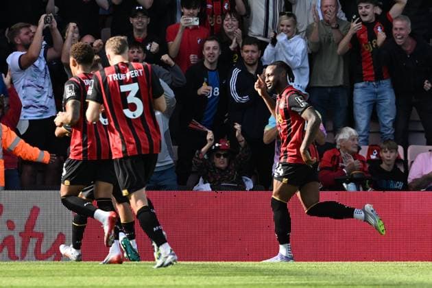 Bournemouth v Brighton and Hove Albion Premier League 13 09 2025. Goal 2-1 - Antoine Semenyo (24) of AFC Bournemouth celebrates scoring a goal from the penalty spot during the Premier League match between Bournemouth and Brighton and Hove Albion at the Vitality Stadium, Bournemouth, England on 13 September 2025. Bournemouth Vitality Stadium Dorset England Editorial use only DataCo restrictions apply See www.football-dataco.com , Copyright: xGrahamxHuntx PSI-22818-0052