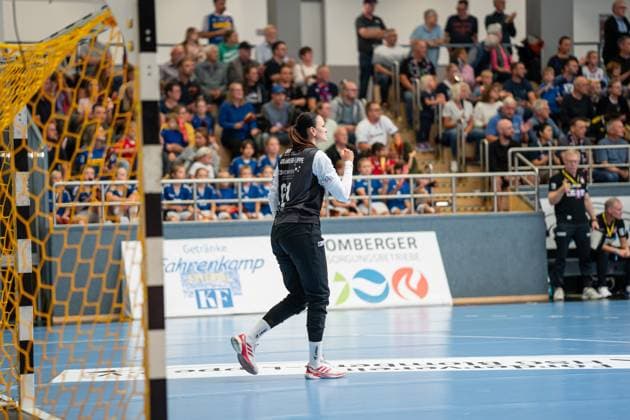 HSG Blomberg-Lippe (GER) vs. Thueringer HC (GER), Handball, 1. Handball Bundesliga Frauen, 3. Spieltag, 13.09.2025, Saision 2025 2026, Blomberg Nicole Roth (HSG Blomberg-Lippe, 61) jubelt nach einer Parade Blomberg Sporthalle an der Ulmenallee Deutschland