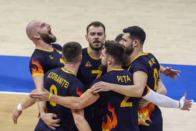 (250913) -- QUEZON CITY, Sept. 13, 2025 -- Players of Romania celebrate scoring during the pool B match between Poland and Romania at the FIVB Men s World Championship, WM, Weltmeisterschaft 2025 in Quezon City, the Philippines, Sept. 13, 2025. ) (SP)THE PHILIPPINES-QUEZON CITY-VOLLEYBALL-FIVB MEN S WORLD CHAMPIONSHIP 2025-POLAND VS ROMANIA ROUELLExUMALI 