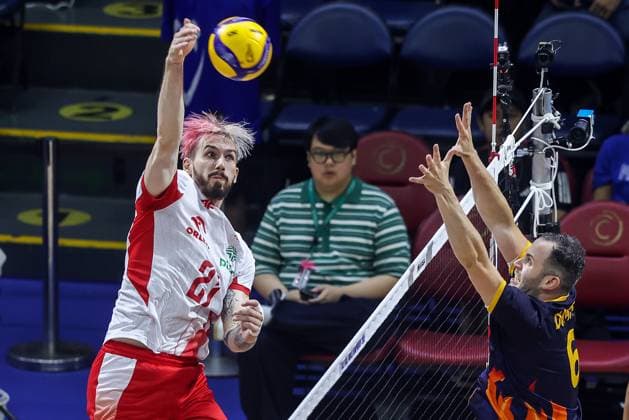 (250913) -- QUEZON CITY, Sept. 13, 2025 -- Tomasz Fornal (L) of Poland spikes the ball during the pool B match between Poland and Romania at the FIVB Men s World Championship, WM, Weltmeisterschaft 2025 in Quezon City, the Philippines, Sept. 13, 2025. ) (SP)THE PHILIPPINES-QUEZON CITY-VOLLEYBALL-FIVB MEN S WORLD CHAMPIONSHIP 2025-POLAND VS ROMANIA RouellexUmali 