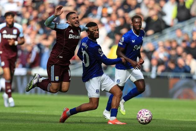 13th September 2025; Hill Dickinson Stadium, Liverpool, England; Premier League Football, Everton versus Aston Villa; Emi Buendia of Aston Villa is brought down by Iliman Ndiaye of Everton  DavidxBlunsden