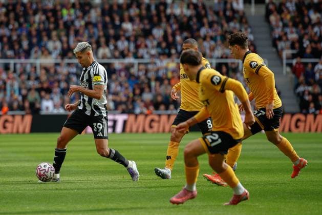 13th September 2025; St James Park, Newcastle, England; Premier League Football, Newcastle United versus Wolverhampton Wanderers; Bruno Guimaraes of Newcastle United controls the ball whilst under pressure from Rodrigo Gomes and Joao Gomes of Wolverhampton Wanderers  CraigxCowan