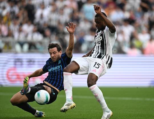 Db Torino 13 09 2025 - campionato di calcio serie A Juventus-inter foto Daniele Buffa Image nella foto: Carlos Augusto-Pierre Kalulu 