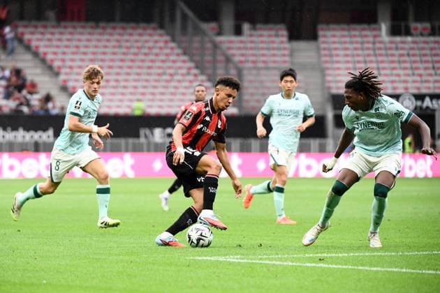 OGC Nice v FC Nantes - Ligue 1 McDonald s 2025 2026 78 Tylel TATI (fcn) - 10 Sofiane DIOP (ogcn) during the Ligue 1 McDonald s match between Nice and Nantes at Allianz Riviera on September 13, 2025 in Nice, France. Nice France  Copyright: xFEPx 776348123