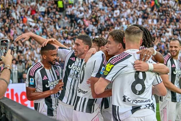 Players of Juventus celebrates the goal during Juventus FC vs Inter - FC Internazionale, Italian soccer Serie A match in Turin, Italy, September 13 2025  Copyright: xTommasoxFimiano IPAxSportx xipa-agency.netx xx IPA_64790848 IPA_Agency_IPA64790848