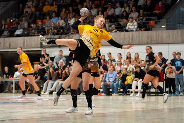 Handball I Frauen I Saison 2025-2026 I 2. Bundesliga I 3. Spieltag I VfL Waiblingen - HC Rödertal I 13.09.2025 Lea Grießer (48, HC Rödertal) im Wurf Waiblingen Rundsporthalle Baden-Württemberg Deutschland Copyright: xLobeca MaxxPetershansx