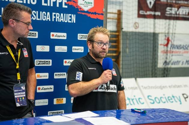 HSG Blomberg-Lippe (GER) vs. Thueringer HC (GER), Handball, 1. Handball Bundesliga Frauen, 3. Spieltag, 13.09.2025, Saision 2025 2026, Blomberg Steffen Birkner (HSG Blomberg-Lippe, Trainer) bei der Pressekonferenz Blomberg Sporthalle an der Ulmenallee Deutschland