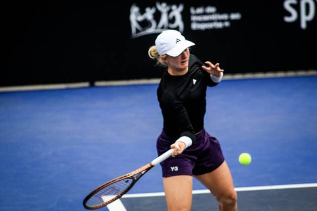 WTA, Tennis Damen 250 SP OPEN SaO PAULO, SP - 13.09.2025: WTA 250 SP OPEN - The first edition of the SP Open, a WTA 250 series tournament played on hard courts, will take place at Villa-Lobos Park, in the west zone of Sao Paulo. The event marks Sao Paulo& 39;s return to the official WTA calendar after 25 years and is the largest women& 39;s tournament in Brazil since 2016. In addition to the sporting competitions with 32 players in the singles and 16 doubles. In the photo, tennis player Francesca Jones (GBR) during a SP Open match against tennis player Janice Tjen (INA) this Saturday (13). (Photo: Aloisio Mauricio Fotoarena) x2805933x  AloisioxMauricio