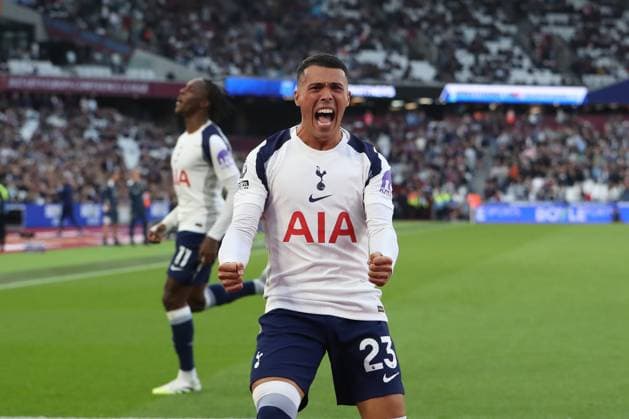 West Ham United FC v Tottenham Hotspur FC, English Premier League Pedro Porro of Tottenham Hotspur celebrate their team goal by Pape Matar Sarr of Tottenham Hotspur in the 47th minute for 0-1 during the West Ham United FC v Tottenham Hotspur FC English Premier League match at the Tottenham Hotspur Stadium, London, England, United Kingdom on 13 September 2025 Credit: Katie Chan Every Second Media Editorial use only. All images are copyright Every Second Media Limited. No images may be reproduced without prior permission. All rights reserved. Premier League and Football League images are subject to licensing agreements with Football DataCo Limited. see https: www.football-dataco.com Copyright: xIMAGO EveryxSecondxMediax ESM-1580-0052 KatiexChanx xEveryxSecondxMediax