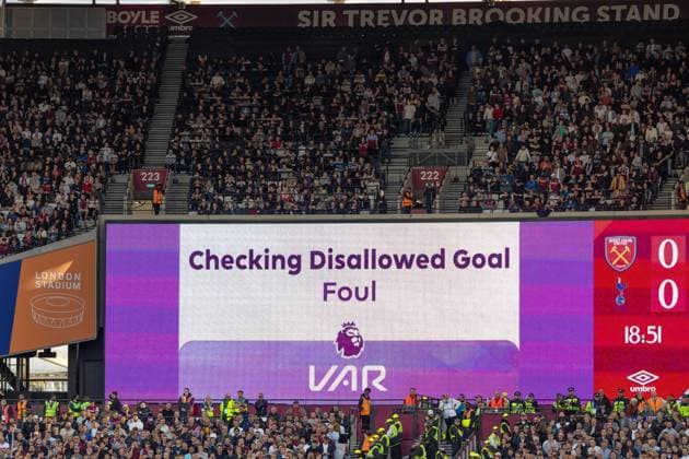 West Ham United v Tottenham Hotspur, Premier League, EFL, Football, The London Stadium, Stratford, London, UK - 13 Sep 2025 Info board showing checking for disallowed goal after Cristian Romero of Tottenham Hotspur scored London The London Stadium Stratford GBR, UK NEWSPAPERS OUT Copyright: xEllixBirchx