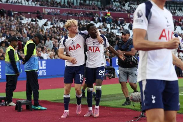 West Ham United FC v Tottenham Hotspur FC, English Premier League Pape Matar Sarr of Tottenham Hotspur celebrates his goal in the 47th minute for 0-1 during the West Ham United FC v Tottenham Hotspur FC English Premier League match at the Tottenham Hotspur Stadium, London, England, United Kingdom on 13 September 2025 Credit: Katie Chan Every Second Media Editorial use only. All images are copyright Every Second Media Limited. No images may be reproduced without prior permission. All rights reserved. Premier League and Football League images are subject to licensing agreements with Football DataCo Limited. see https: www.football-dataco.com Copyright: xIMAGO EveryxSecondxMediax ESM-1580-0054 KatiexChanx xEveryxSecondxMediax
