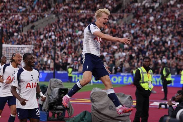London, England, 13th September 2025. Lucas Bergvall of Tottenham Hotspur celebrates after scoring to make it 2-0 during the West Ham United vs Tottenham Hotspur Premier League match at the London Stadium, London. Picture credit should read: Paul Terry Sportimage EDITORIAL USE ONLY. No use with unauthorised audio, video, data, fixture lists, club league logos or live services. Online in-match use limited to 120 images, no video emulation. No use in betting, games or single club league player publications. SPI_024_PT_West_Ham_Tottenham SPI-4133-0024