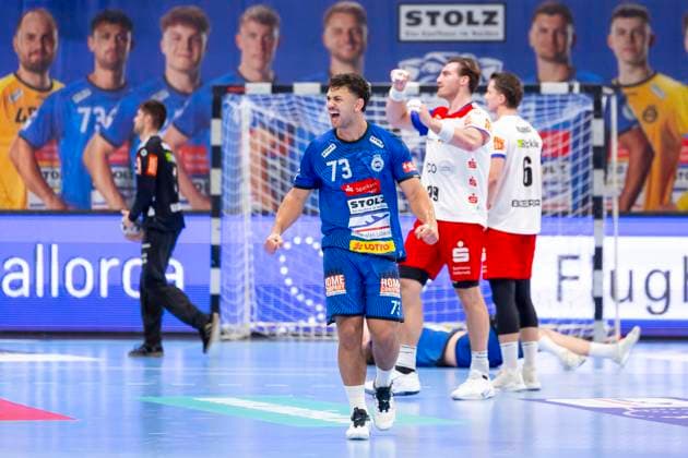 Lukas Kingsley Emdorf (Nr. 73, VfL Lübeck-Schwartau) freut sich jubelt. VfL Luebeck-Schwartau vs. HBW Balingen-Weilstetten, Handball, 2. Bundesliga, 13.09.25 Luebeck Schleswig-Holstein Germany Copyright: xAgentur54Gradx xFelixxKoenigx