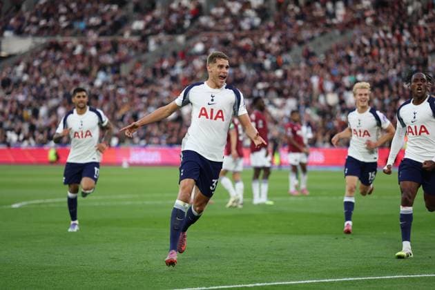 13th September 2025; London Stadium, London, England; Premier League Football, West Ham United versus Tottenham Hotspur; Micky van de Ven of Tottenham Hotspur celebrates after scoring his sides 3rd goal in the 64th minute to make it 0-3  JohnxPatrickxFletcher