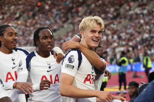 West Ham United FC v Tottenham Hotspur FC, English Premier League Lucas Bergvall of Tottenham Hotspur celebrates his goal in the 57th minute for 0-2 during the West Ham United FC v Tottenham Hotspur FC English Premier League match at the Tottenham Hotspur Stadium, London, England, United Kingdom on 13 September 2025 Credit: Katie Chan Every Second Media Editorial use only. All images are copyright Every Second Media Limited. No images may be reproduced without prior permission. All rights reserved. Premier League and Football League images are subject to licensing agreements with Football DataCo Limited. see https: www.football-dataco.com Copyright: xIMAGO EveryxSecondxMediax ESM-1580-0073 KatiexChanx xEveryxSecondxMediax