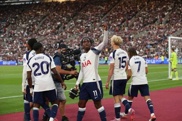 West Ham United FC v Tottenham Hotspur FC, English Premier League Mathys Tel of Tottenham Hotspur celebrate their team goal by Lucas Bergvall of Tottenham Hotspur in the 57th minute for 0-2 during the West Ham United FC v Tottenham Hotspur FC English Premier League match at the Tottenham Hotspur Stadium, London, England, United Kingdom on 13 September 2025 Credit: Katie Chan Every Second Media Editorial use only. All images are copyright Every Second Media Limited. No images may be reproduced without prior permission. All rights reserved. Premier League and Football League images are subject to licensing agreements with Football DataCo Limited. see https: www.football-dataco.com Copyright: xIMAGO EveryxSecondxMediax ESM-1580-0076 KatiexChanx xEveryxSecondxMediax