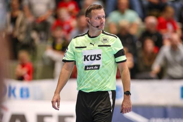 13.09.2025, Handball, HBL, Bergischer HC - TSV GWD Minden, Unihalle Wuppertal: Schiedsrichter Robert Schulze Nordrhein-Westfalen Deutschland