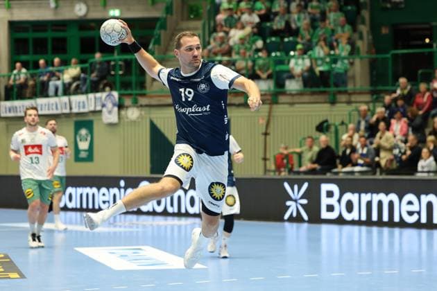 GER, 1.HBL. bergischer HC vs. GWD Minden 13.09.2025, Unihalle, Wuppertal, GER, 1.HBL. bergischer HC vs. GWD Minden, im Bild: TomaÅ¡ Babak (BHC 19), mit einem Torwurf