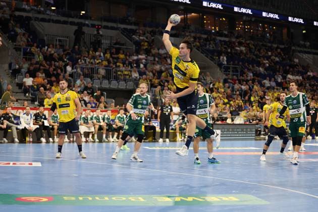 13.09.2025, xrekx, Handball Daikin HBL, Rhein Neckar Loewen - ThSV Eisenach v.l. Robert Timmermeister (Rhein-Necker Loewen) (DFL DFB REGULATIONS PROHIBIT ANY USE OF PHOTOGRAPHS as IMAGE SEQUENCES and or QUASI-VIDEO) Mannheim