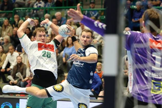 GER, 1.HBL. bergischer HC vs. GWD Minden 13.09.2025, Unihalle, Wuppertal, GER, 1.HBL. bergischer HC vs. GWD Minden, im Bild: Tor von TomaÅ¡ Babak (BHC 19), gegen Malte Semisch (TBV Lemgo 1), Tom Bergner (TBV Lemgo 28),