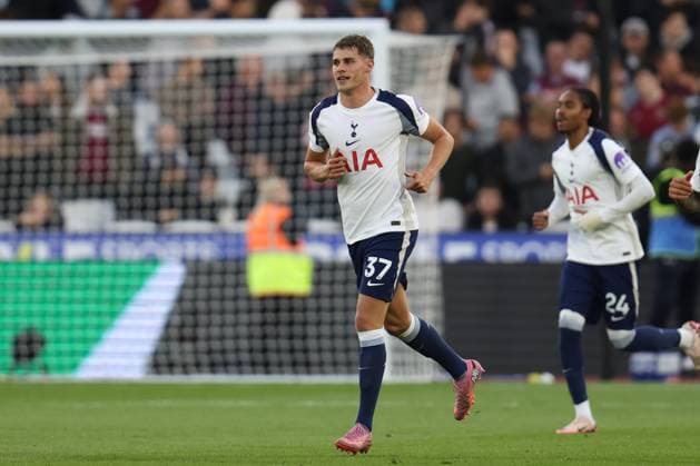 Micky van de Ven of Tottenham Hotspur during the Premier League match between West Ham and Tottenham Hotspur at London Stadium in London, England (Photo by Alexander Canillas Sports Press Photo SPP) Copyright: xAlexanderxCanillas SPPx Sportspressphoto_SPR24952