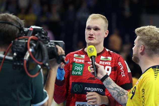 13.09.2025, xrekx, Handball Daikin HBL, Rhein Neckar Loewen - ThSV Eisenach v.l. David Späth Spaeth (Rhein-Necker Loewen) im Interview (DFL DFB REGULATIONS PROHIBIT ANY USE OF PHOTOGRAPHS as IMAGE SEQUENCES and or QUASI-VIDEO) Mannheim