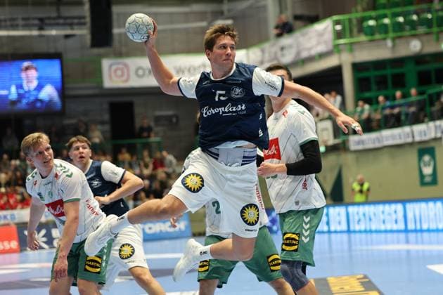 GER, 1.HBL. bergischer HC vs. GWD Minden 13.09.2025, Unihalle, Wuppertal, GER, 1.HBL. bergischer HC vs. GWD Minden, im Bild: Lars Kooij (BHC 15), mit einem Torwurf