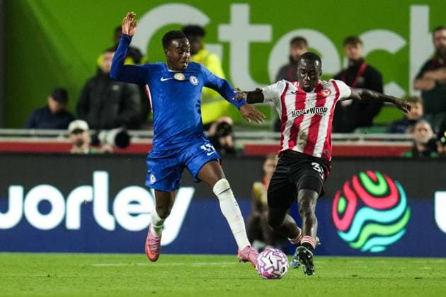 Premier League Brentford v Chelsea Jamie Gittens of Chelsea and Michael Kayode of Brentford battle for the ball during the Premier League match Brentford vs Chelsea at The Gtech Community Stadium, London, United Kingdom, 13th September 2025 (Photo by Harvey Murphy News Images) Copyright: xHarveyxMurphy NewsxImagesx