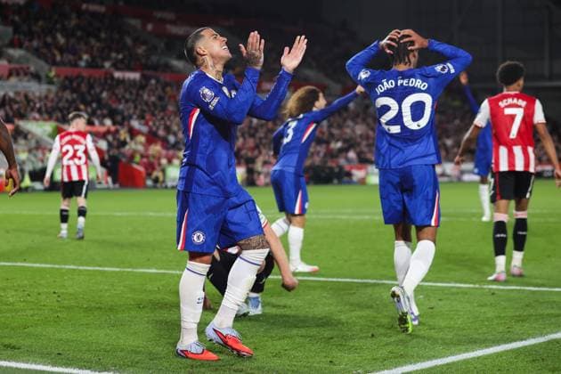 Brentford v Chelsea 13 September 2025, London - Premier League Football - Brentford FC v Chelsea FC - Enzo Fernandez of Chelsea reacts - Photo: Mark Leech. London UK Copyright: xMarkxLeechxOffside