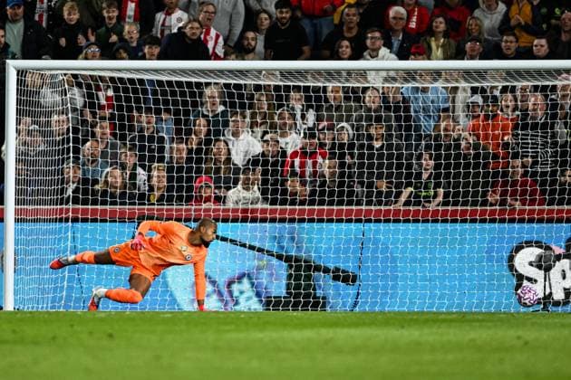 13th September 2025; Gtech Community Stadium, Brentford, London, England; Premier League Football, Brentford versus Chelsea; The shot from Kevin Schade of Brentford beats Robert Sanchez of Chelsea in the 35th minute for 1-0  GodfreyxPitt