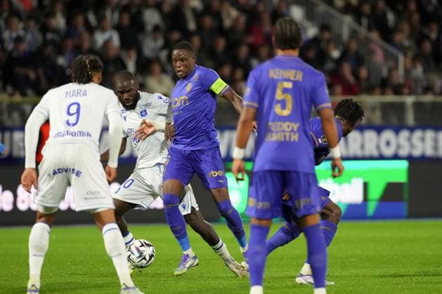 AJ Auxerre v AS Monaco - Ligue 1 McDonald s 2025 2026 06 Denis ZAKARIA (asm) - 11 Maghnes AKLIOUCHE (asm) during the Ligue 1 McDonald s match between Auxerre and Monaco at Stade Abbe Deschamps on September 13, 2025 in Auxerre, France. Auxerre France  Copyright: xFEPx 776348121