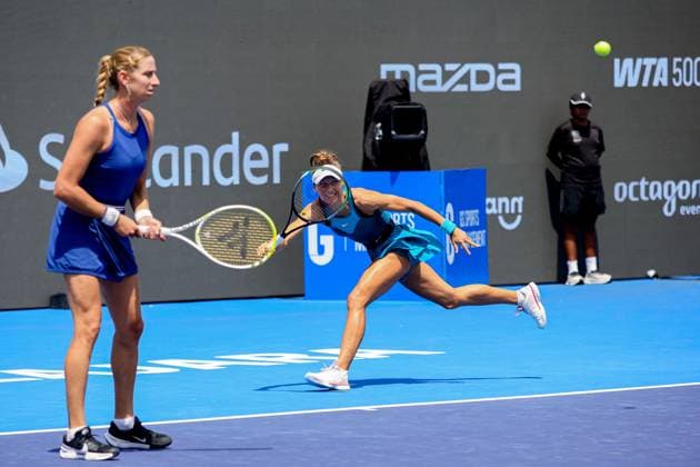 WTA, Tennis Damen GUADALAJARA 250 OPEN WTA GUADALAJARA 250 OPEN KHROMACHEVA MARTINEZ VS KEMPEN PITER 13092025 GUADALAJARA, JALISCO. Action photo of Magali Kempen and Katarzyna Piter, during day 6 the WTA Guadalajara 250 Open, held at the Centro Panamericano de Tenis of Guadalajara, Jalisco, Mexico. Foto de accion de Magali Kempen y Katarzyna Piter,, durante el dia 6 del WTA Guadalajara 250 Open, celebrado en el Centro Panamericano de Tenis de Guadalajara, Jalisco, Mexico PHOTO BY IMAGENSHOP AGENCIA FOTOGRAFICA GUADALAJARA JALISCO MEXICO Copyright: xIMAGENSHOPxAGENCIAxFOTOGRAFICAx
