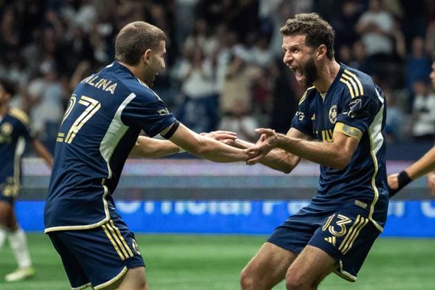 September 13, 2025, Vancouver, Bc, CANADA: Vancouver Whitecaps Thomas Muller (13) celebrates his goal against the Philadelphia Union, with Vancouver Whitecaps Giuseppe Bovalina (27) during the second half of an MLS, Fussball Herren, USA soccer match in Vancouver, on Saturday, Sept. 13, 2025. Canada News - September 13, 2025  - ZUMAc35_ 20250913_zaf_c35_302 Copyright: xEthanxCairnsx