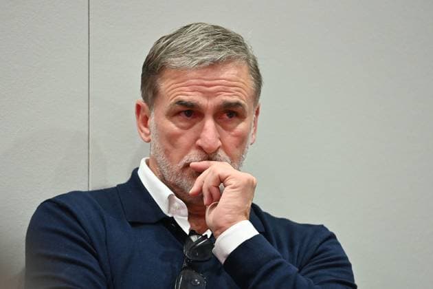 Stefan KUNTZ (Sportvorstand HSV),ernst, Einzelbild,angeschnittenes Einzelmotiv,Portraet,Portrait,Porträt. Fussball 1. Bundesliga Saison 2025 2026, 3.Spieltag, Spieltag03 FC Bayern Muenchen - Hamburger SV (HSV) 5-0 am 13.09.2025 , A L L I A N Z A R E N A.