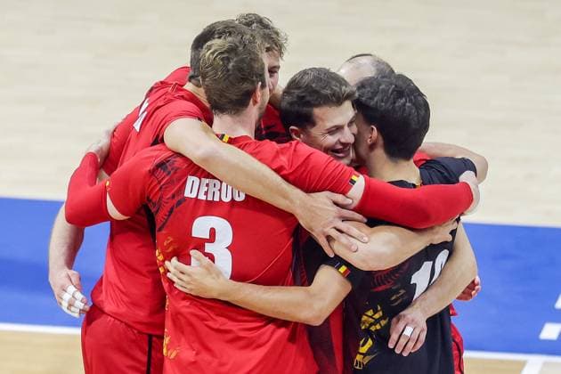 (250914) -- QUEZON CITY, Sept. 14, 2025 -- Players of Belgium celebrate scoring during the pool F match between Belgium and Ukraine at the FIVB Men s World Championship, WM, Weltmeisterschaft 2025 in Quezon City, the Philippines, on Sept. 14, 2025. ) (SP)PHILIPPINES-QUEZON CITY-VOLLEYBALL-FIVB MEN S WORLD CHAMPIONSHIP 2025-UKR VS BEL ROUELLExUMALI 