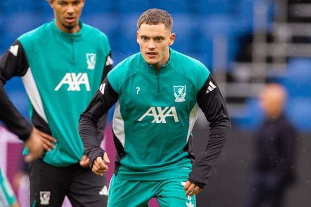 BURNLEY, ENGLAND - Sunday, September 14, 2025: Liverpool s Florian Wirtz during the pre-match warm-up before the FA Premier League match between Burnley FC and Liverpool FC at Turf Moor. (Photo by David Rawcliffe Propaganda)  Copyright: xDavidxRawcliffex P2025-09-14-Burnley_Liverpool-36