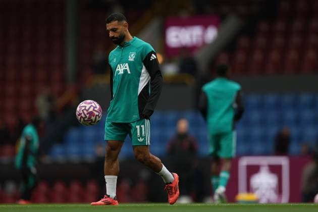 Burnley v Liverpool Premier League Mohamed Salah of Liverpool warms up during the Premier League match at Turf Moor, Burnley UK Newspapers OUT Copyright: xRyanxJenkinsonx FIL-22232-0023