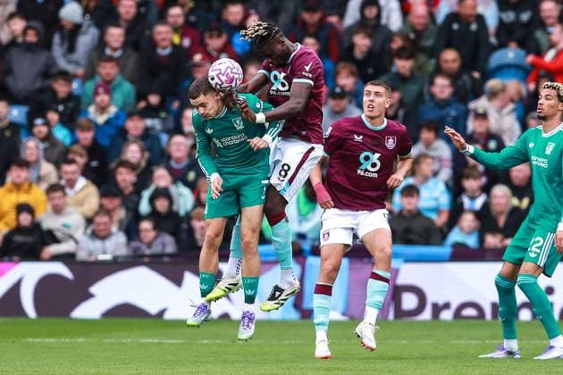 Burnley FC v Liverpool FC, English Premier League Florian Wirtz of Liverpool and Lesley Ugochukwu of Burnley go to head the ball during the Burnley FC v Liverpool FC English Premier League match at Turf Moor, Burnley, England, United Kingdom on 14 September 2025 Credit: Ryan Crockett Every Second Media Editorial use only. All images are copyright Every Second Media Limited. No images may be reproduced without prior permission. All rights reserved. Premier League and Football League images are subject to licensing agreements with Football DataCo Limited. see https: www.football-dataco.com Copyright: xIMAGO EveryxSecondxMediax ESM-1581-0053 RyanxCrockettx xEveryxSecondxMediax