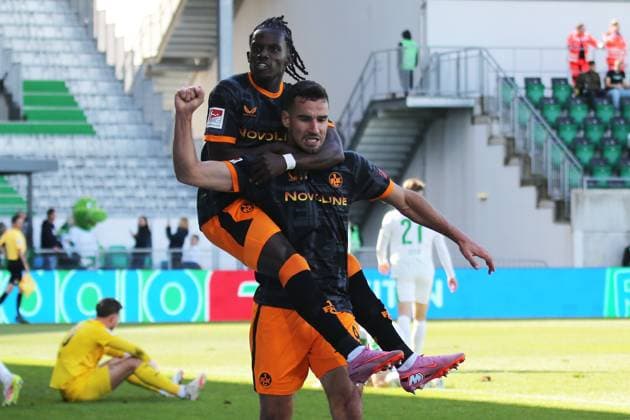 14.09.2025, xmohx, Fussball 2.Bundesliga, SpVgg Greuther Fuerth - 1.FC Kaiserslautern v.l. Torjubel nach dem Tor zum celebrating the goal celebrate 0:3 durch Ivan Prtajin (1. FC Kaiserslautern) mit Richmond Tachie (1. FC Kaiserslautern) (DFL DFB REGULATIONS PROHIBIT ANY USE OF PHOTOGRAPHS as IMAGE SEQUENCES and or QUASI-VIDEO) Fuerth