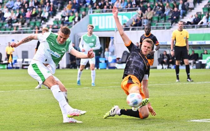 14.09.2025 - Fussball - Saison 2025 2026 - 2. Fussball - Bundesliga - 05. Spieltag: SpVgg Greuther Fürth ( Kleeblatt ) - 1. FC Kaiserslauten FCK ( Rote Teufel ) - Sportfoto Zink - xwoxzix - DFL regulations prohibit any use of photographs as image sequences and or quasi-video - only for editorial use - Philipp Ziereis (4, SpVgg Greuther Fürth ) Fabian Kunze (6, 1. FC Kaiserslautern FCK )