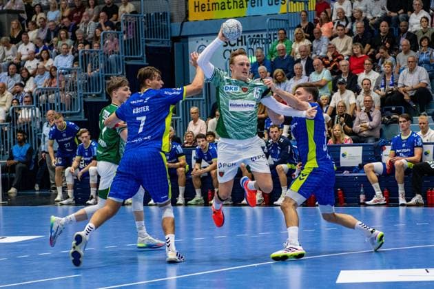 Daikin Handball Bundesliga, VfL Gummersbach - Füchse Berlin 14.09.2025 Julian Köster (VfL Gummersbach, 7), Tobias Grøndahl (Füchse Berlin, 15), João Gomes (VfL Gummersbach, 3),; Daikin Handball Bundesliga, VfL Gummersbach - Füchse Berlin 14.09.2025 Copyright: xBEAUTIFULxSPORTS Erlhofx