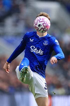 Football - Premier League - Everton v Aston Villa 13th September 2025 - Premier League - Everton v Aston Villa - The ball blocks the face of James Garner of Everton - Photo: Simon Stacpoole Offside. Liverpool UK Copyright: xSimonxStacpoolexOffside