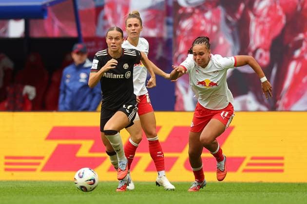 RB Leipzig - Bayern Muenchen 1. Bundesliga Frauen Leipzig, Red Bull Arena, 14.09.2025, Fußball, Frauen, Saison 2025 2026, Frauen-Bundesliga, 2. Spieltag , RB Leipzig - FC Bayern München 0:3 (0:2) , Im Bild v.l.: ,