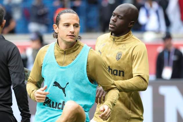FOOTBALL : Paris Saint Germain Vs RC Lens - Ligue 1 - 14 09 2025 Florian Thauvin (RC Lens) - Malang Sarr (RC Lens) ParisFrance  Copyright: xMichtofx