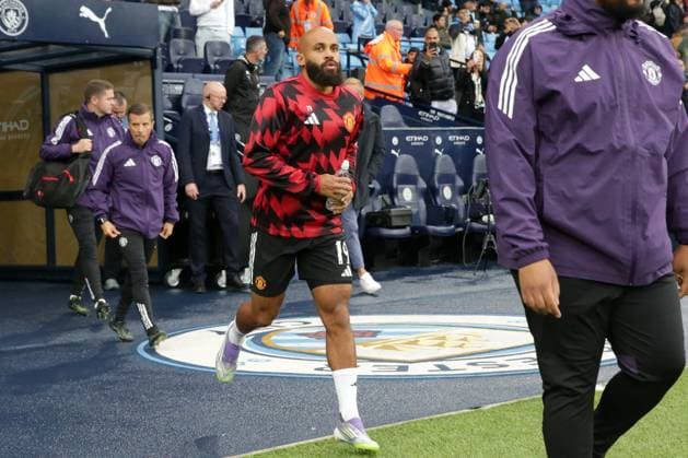 14th September 2025; Etihad Stadium, Manchester, England; Premier League Football, Manchester City versus Manchester United, ManU Bryan Mbuemo of Manchester United runs from the tunnel to begin his warm up  DavidxBlunsden