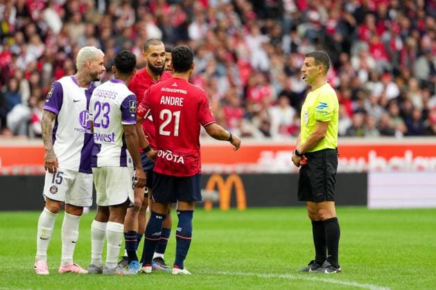 LOSC Lille v Toulouse FC - Ligue 1 McDonald s 2025 2026 Jeremy STINAT (ARBITRE) during the Ligue 1 McDonald s match between Lille and Toulouse at Stade Pierre Mauroy on September 14, 2025 in Lille, France. Lille France  Copyright: xFEPx 776348125