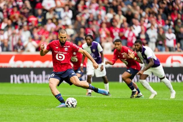 LOSC Lille v Toulouse FC - Ligue 1 McDonald s 2025 2026 06 Nabil BENTALEB (losc) during the Ligue 1 McDonald s match between Lille and Toulouse at Stade Pierre Mauroy on September 14, 2025 in Lille, France. Lille France  Copyright: xFEPx 776348125