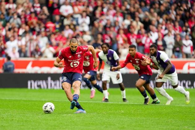 LOSC Lille v Toulouse FC - Ligue 1 McDonald s 2025 2026 06 Nabil BENTALEB (losc) during the Ligue 1 McDonald s match between Lille and Toulouse at Stade Pierre Mauroy on September 14, 2025 in Lille, France. Lille France  Copyright: xFEPx 776348125